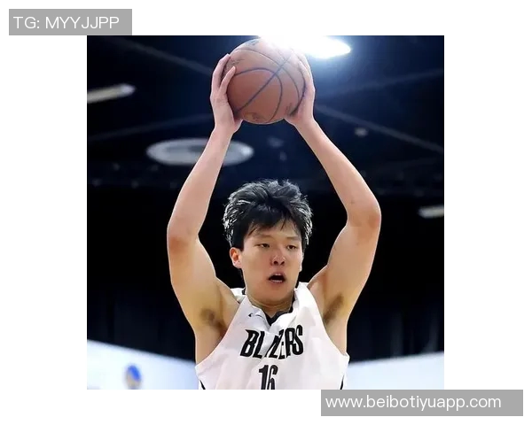 杨瀚森在G联盟中自信提升更衣室内与队友关系融洽 杨瀚森在G联盟中自信提升更衣室内与队友关系融洽